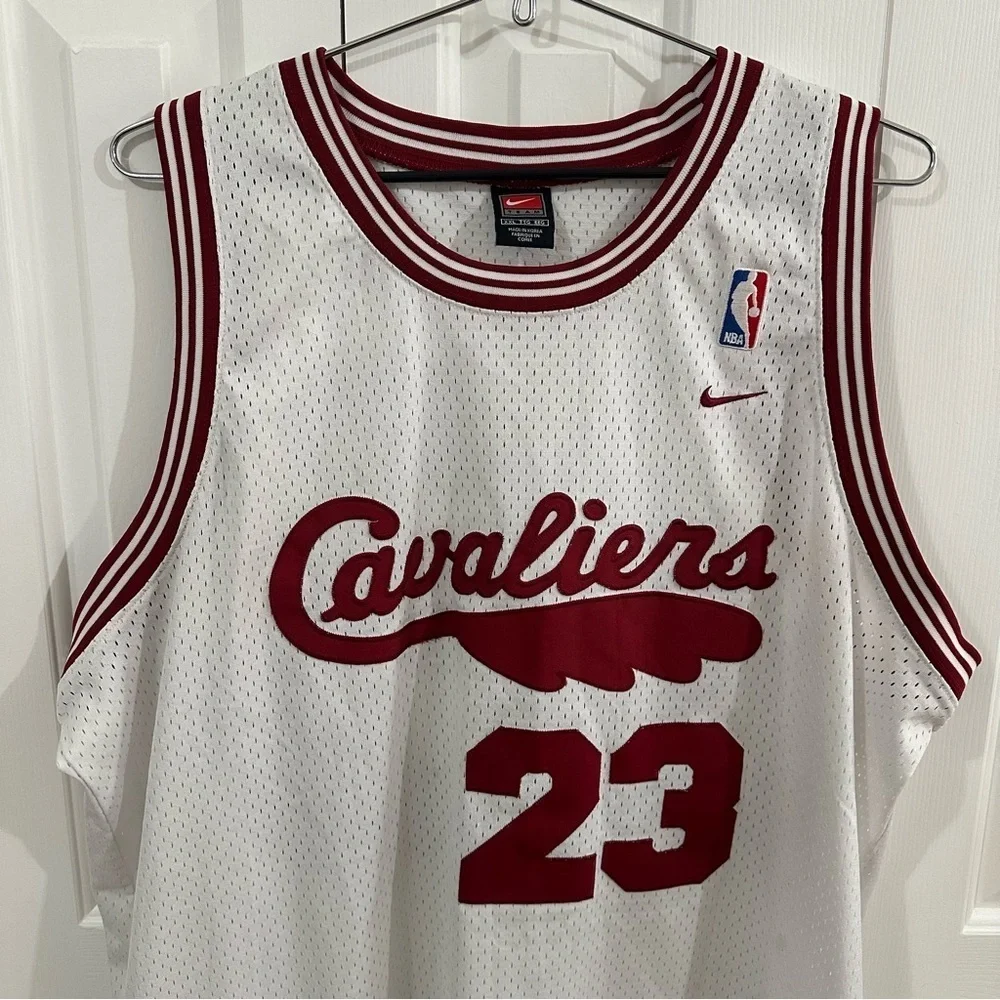 Y2K Nike NBA Cleveland Cavaliers LeBron James Jersey